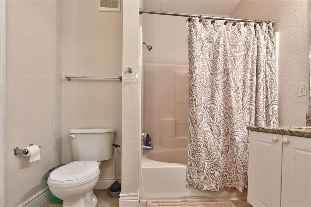 В аренду: $2,350 (2 спален, 2 ванн, 1230 Квадратных фут)