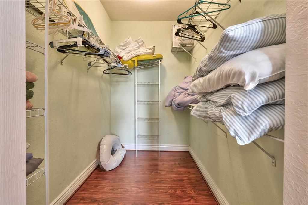 В аренду: $2,350 (2 спален, 2 ванн, 1230 Квадратных фут)