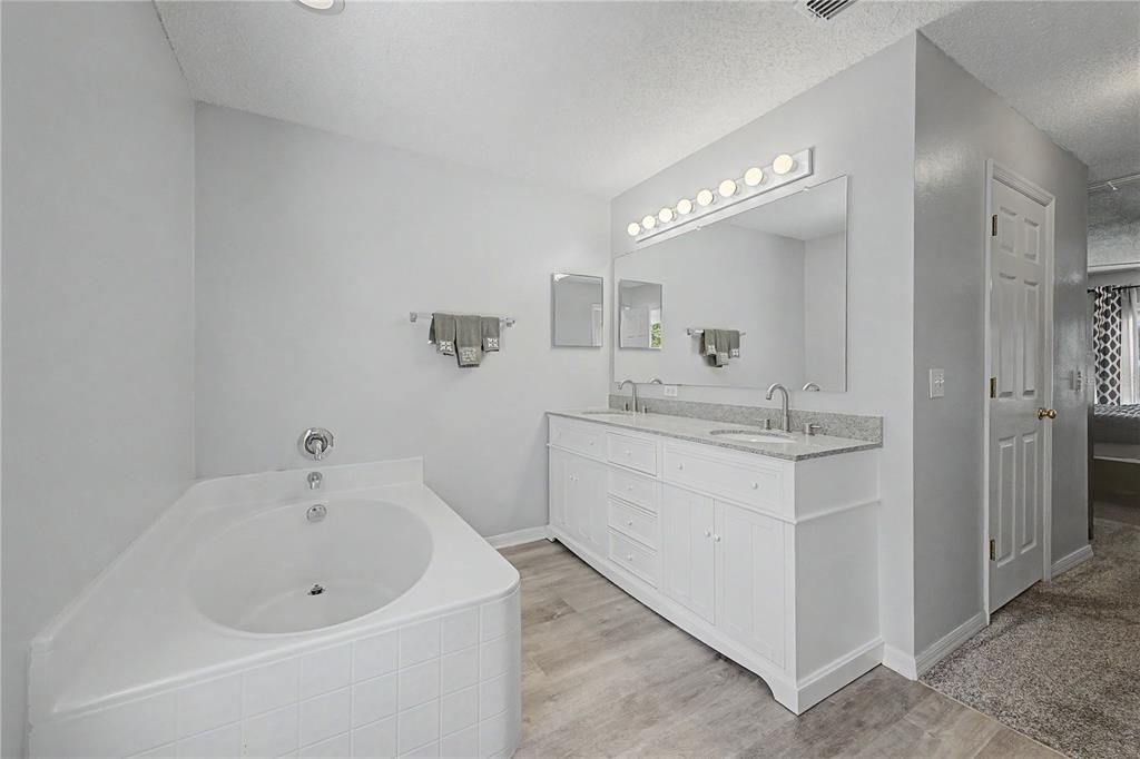 For Sale: $399,000 (4 beds, 2 baths, 2356 Square Feet)