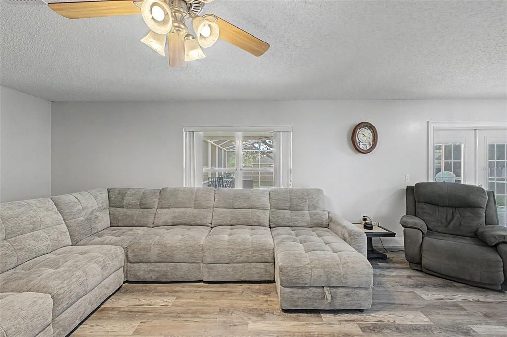 For Sale: $399,000 (4 beds, 2 baths, 2356 Square Feet)