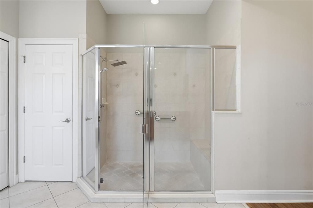 For Sale: $725,000 (5 beds, 4 baths, 3435 Square Feet)
