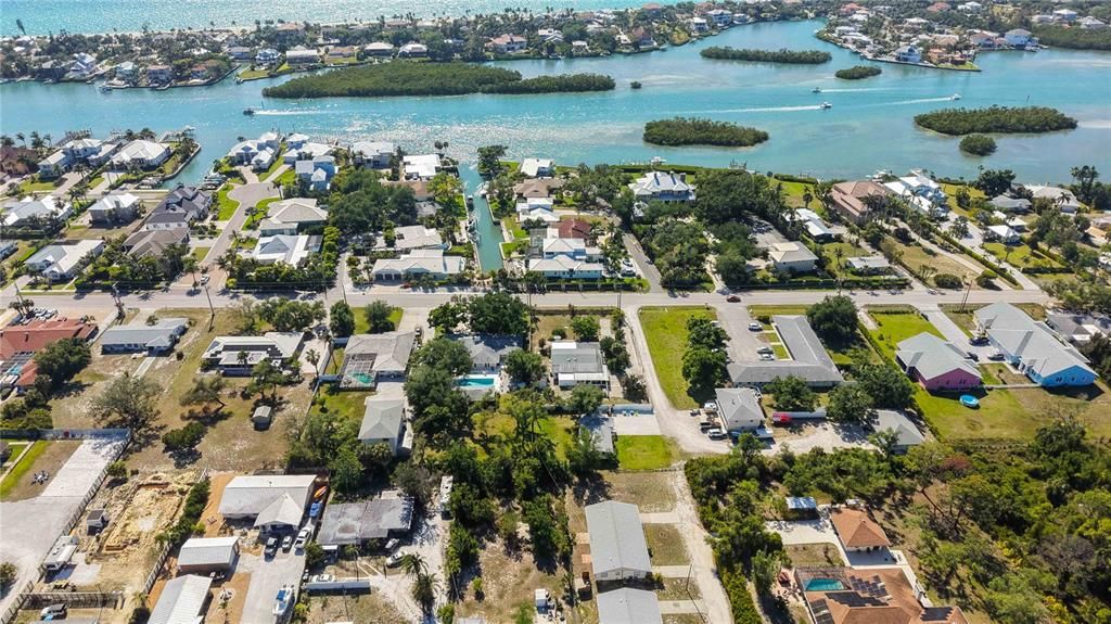 На продажу: $619,000 (3 спален, 2 ванн, 1205 Квадратных фут)