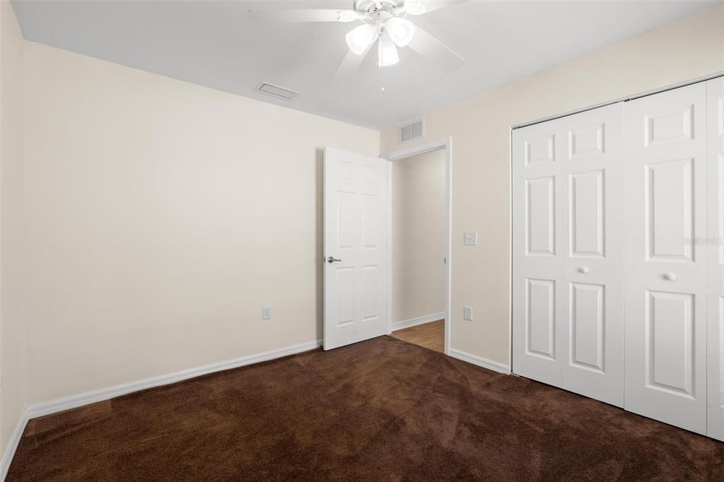 Activo con contrato: $270,000 (3 camas, 2 baños, 1453 Pies cuadrados)