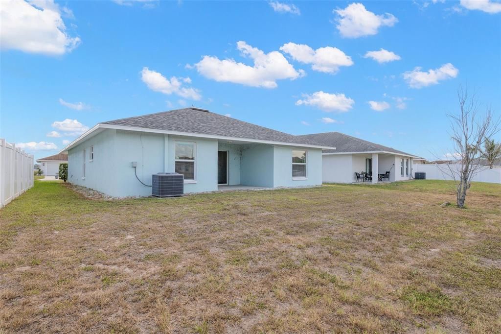 Activo con contrato: $270,000 (3 camas, 2 baños, 1453 Pies cuadrados)