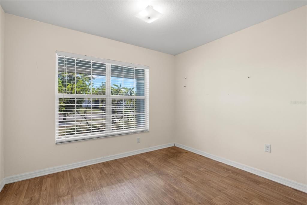 Activo con contrato: $270,000 (3 camas, 2 baños, 1453 Pies cuadrados)