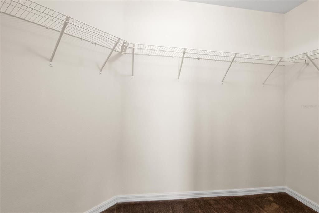 Activo con contrato: $270,000 (3 camas, 2 baños, 1453 Pies cuadrados)