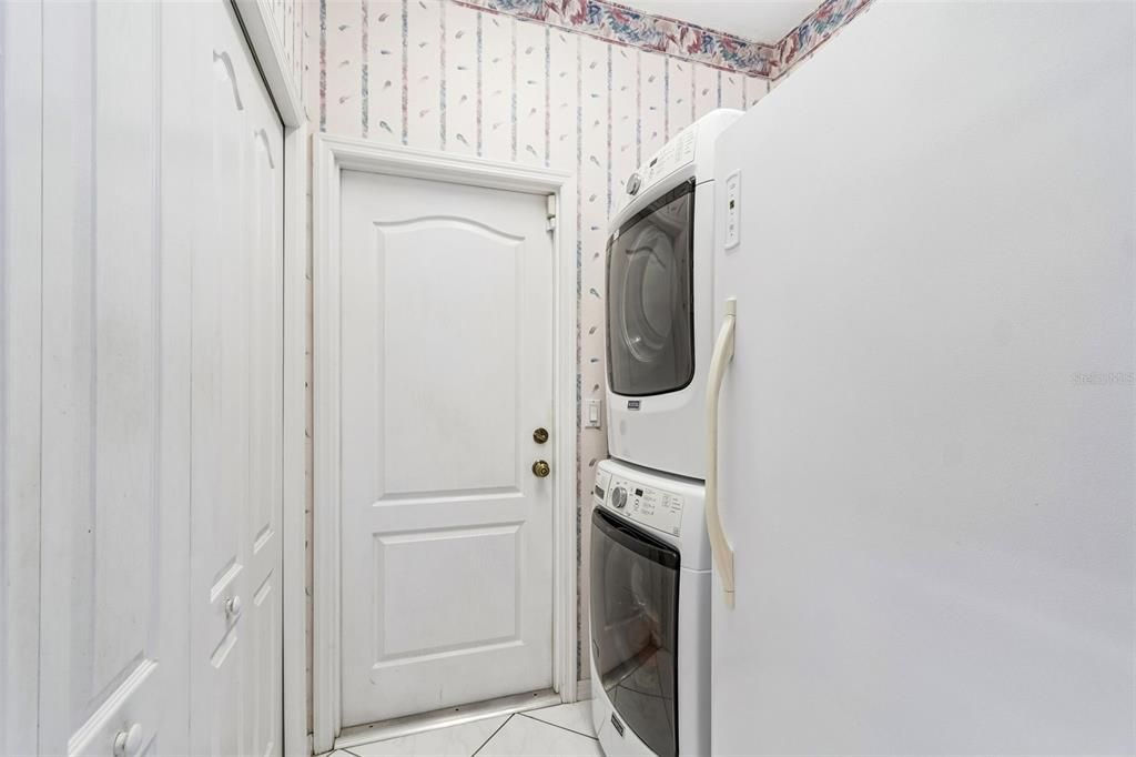 На продажу: $850,000 (4 спален, 3 ванн, 2304 Квадратных фут)
