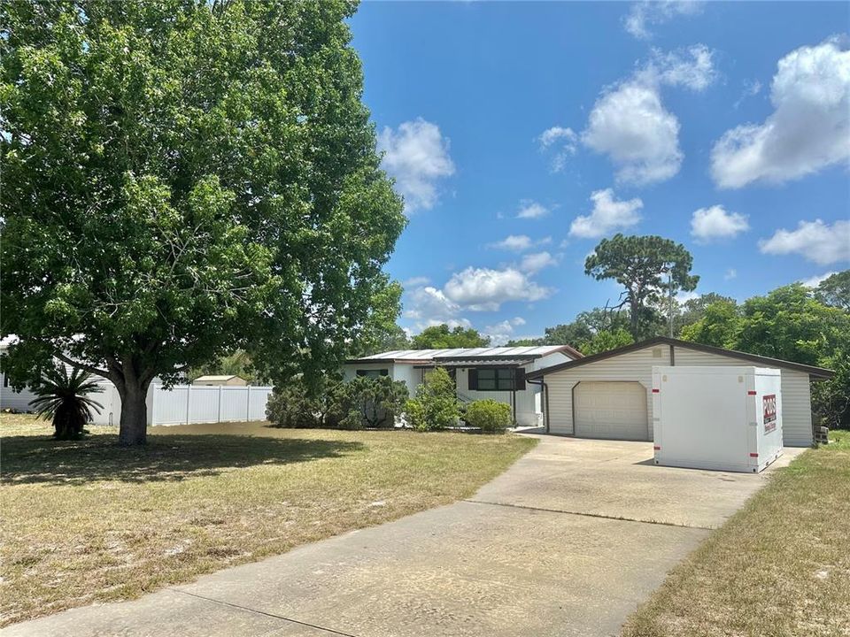 For Sale: $169,500 (3 beds, 2 baths, 941 Square Feet)