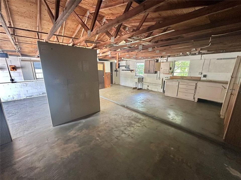For Sale: $169,500 (3 beds, 2 baths, 941 Square Feet)