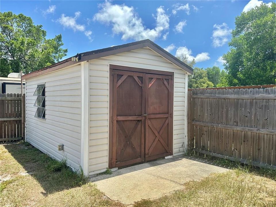 For Sale: $169,500 (3 beds, 2 baths, 941 Square Feet)