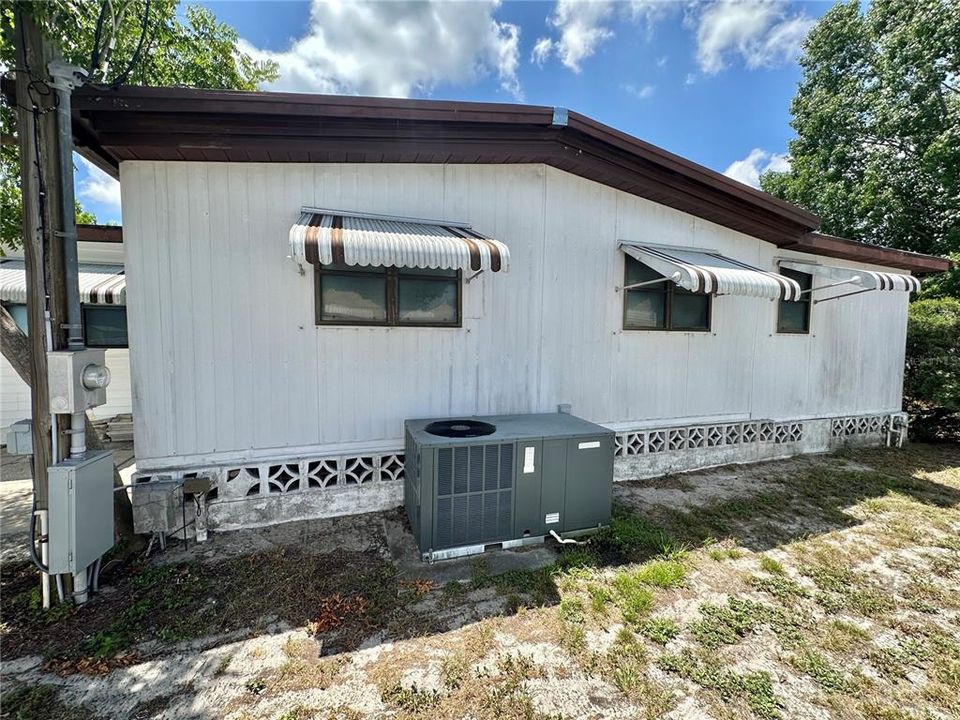 For Sale: $169,500 (3 beds, 2 baths, 941 Square Feet)
