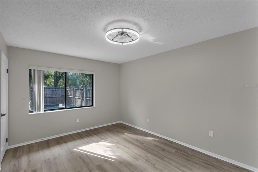 В аренду: $2,295 (2 спален, 2 ванн, 1068 Квадратных фут)