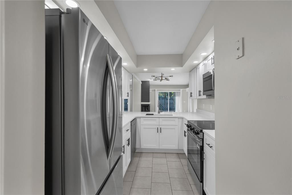 В аренду: $2,295 (2 спален, 2 ванн, 1068 Квадратных фут)