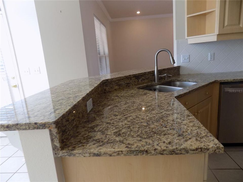For Rent: $2,500 (3 beds, 2 baths, 1803 Square Feet)