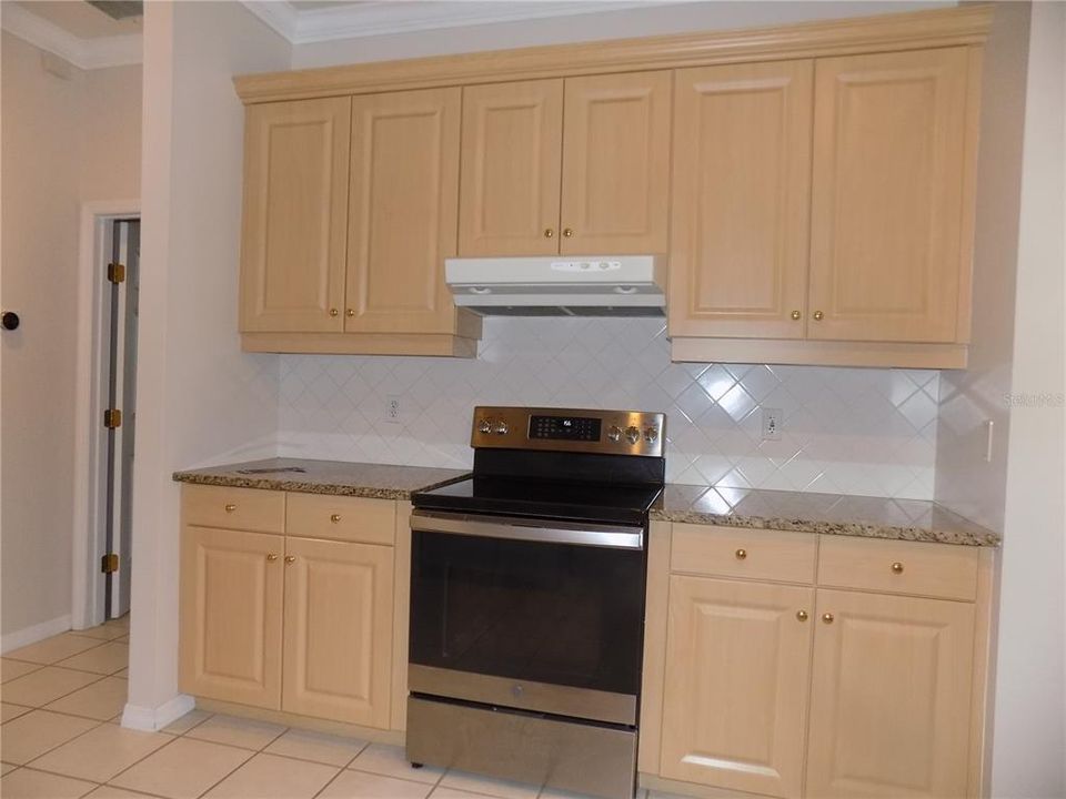 For Rent: $2,500 (3 beds, 2 baths, 1803 Square Feet)