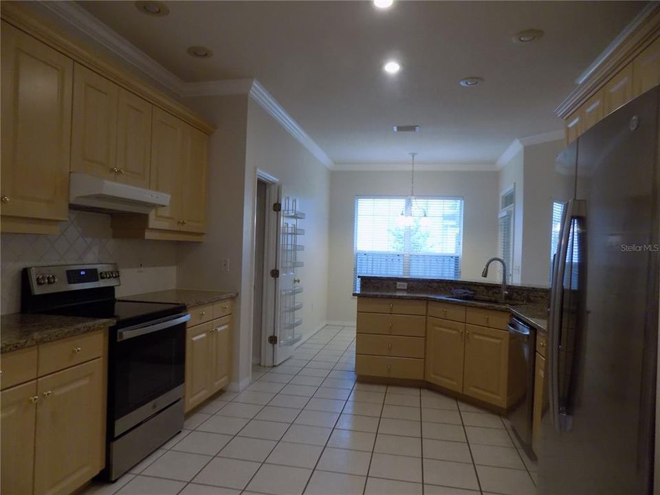 For Rent: $2,500 (3 beds, 2 baths, 1803 Square Feet)