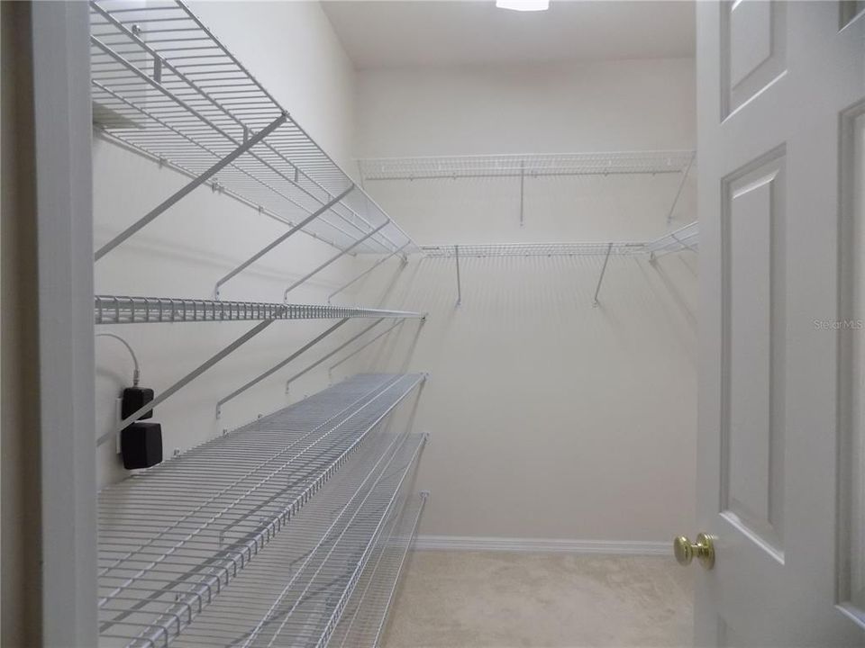 For Rent: $2,500 (3 beds, 2 baths, 1803 Square Feet)