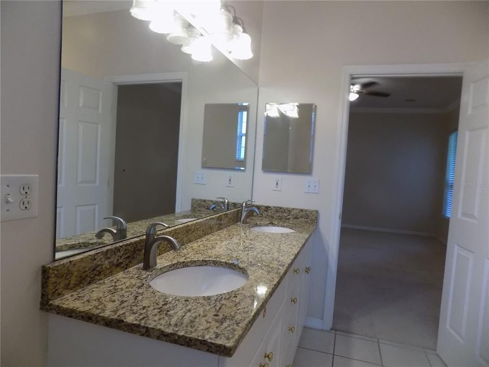 For Rent: $2,500 (3 beds, 2 baths, 1803 Square Feet)