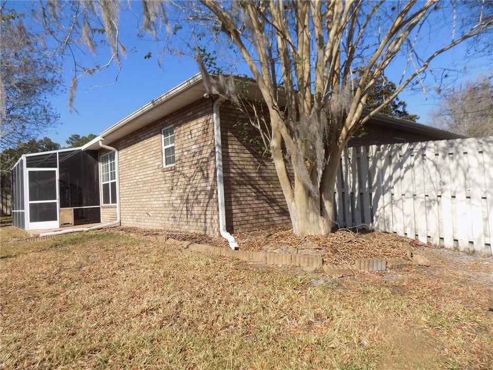 For Rent: $2,500 (3 beds, 2 baths, 1803 Square Feet)