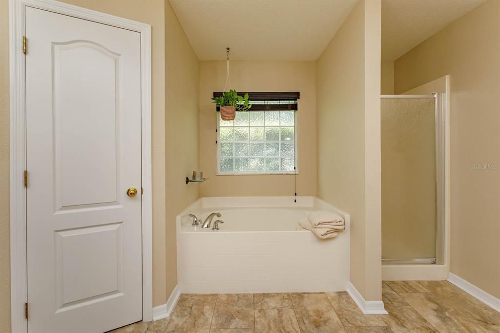 For Sale: $385,000 (3 beds, 2 baths, 2035 Square Feet)