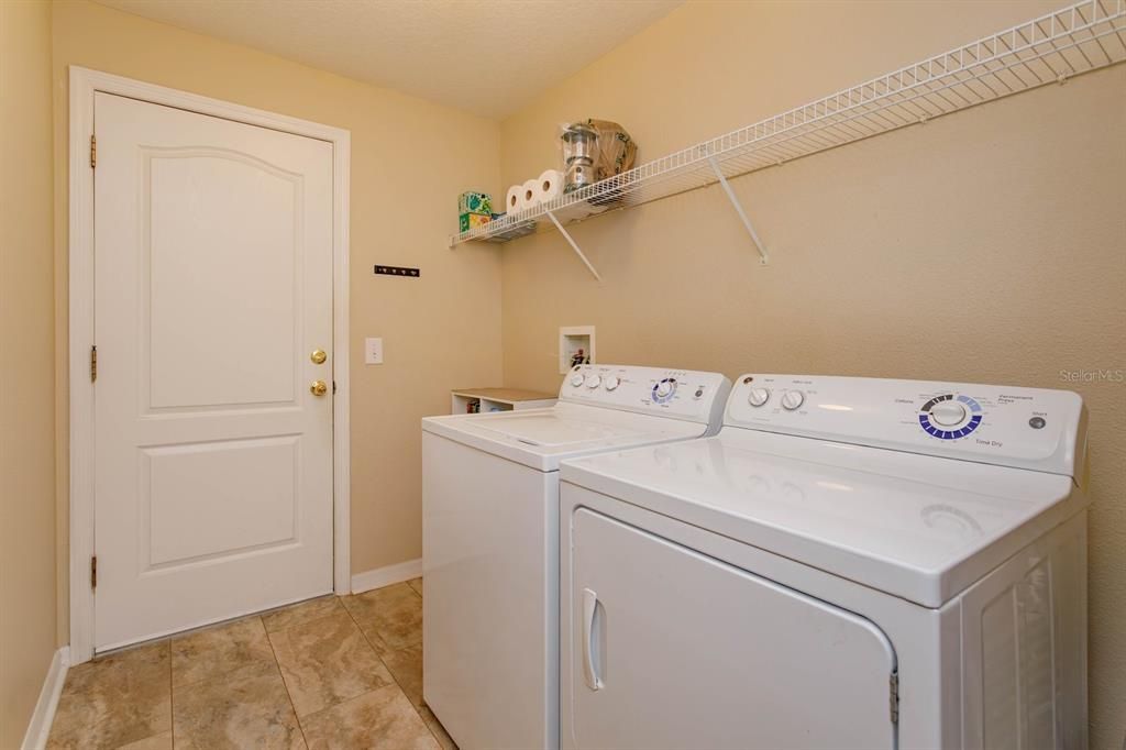For Sale: $385,000 (3 beds, 2 baths, 2035 Square Feet)