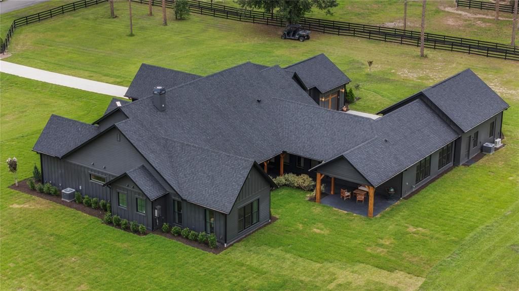 For Sale: $2,295,000 (5 beds, 4 baths, 4483 Square Feet)