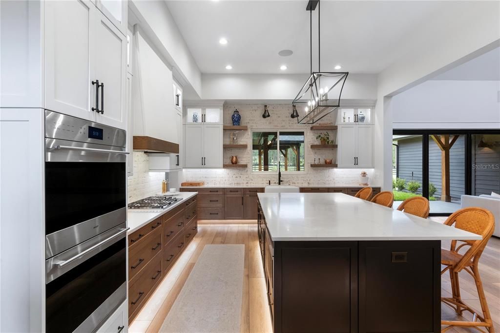 For Sale: $2,295,000 (5 beds, 4 baths, 4483 Square Feet)