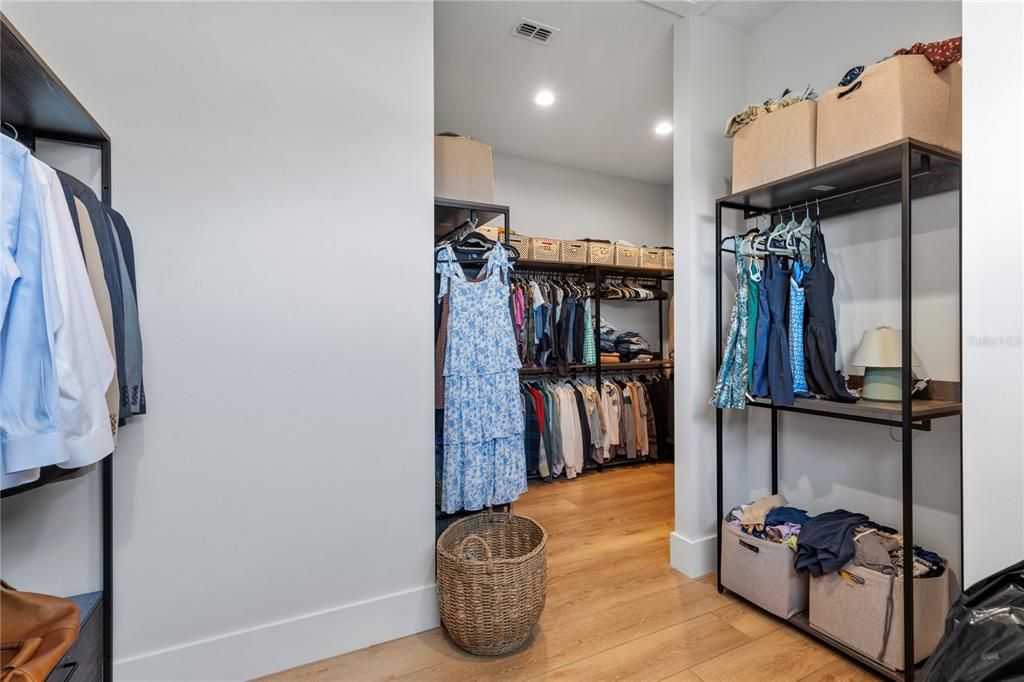 For Sale: $2,295,000 (5 beds, 4 baths, 4483 Square Feet)