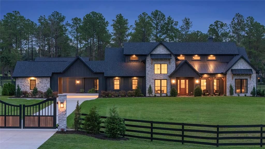 For Sale: $2,295,000 (5 beds, 4 baths, 4483 Square Feet)