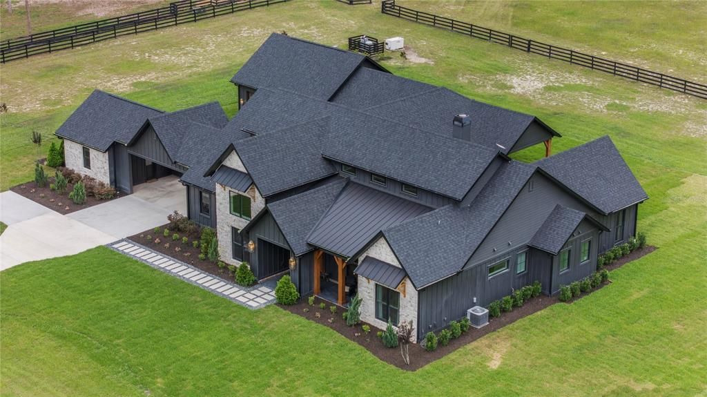 For Sale: $2,295,000 (5 beds, 4 baths, 4483 Square Feet)