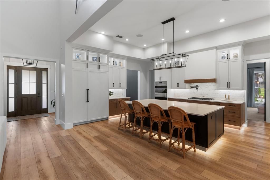 For Sale: $2,295,000 (5 beds, 4 baths, 4483 Square Feet)