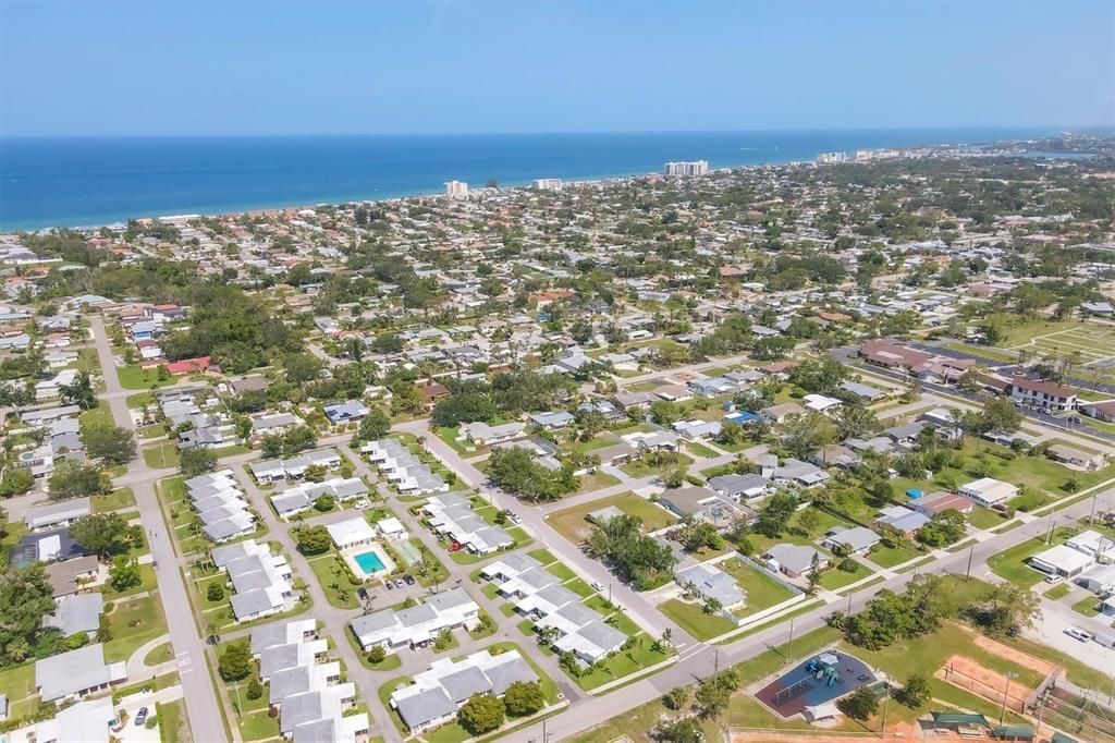 На продажу: $229,900 (2 спален, 1 ванн, 1067 Квадратных фут)