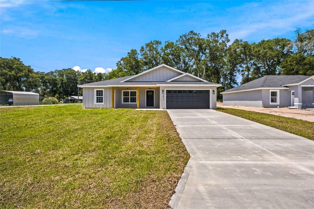 For Sale: $309,900 (3 beds, 2 baths, 1559 Square Feet)