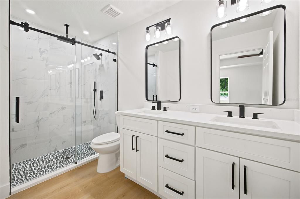 For Sale: $309,900 (3 beds, 2 baths, 1559 Square Feet)