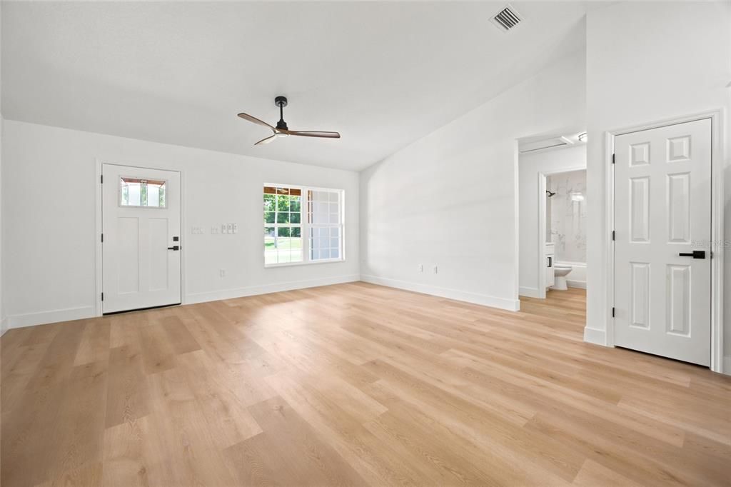 For Sale: $309,900 (3 beds, 2 baths, 1559 Square Feet)