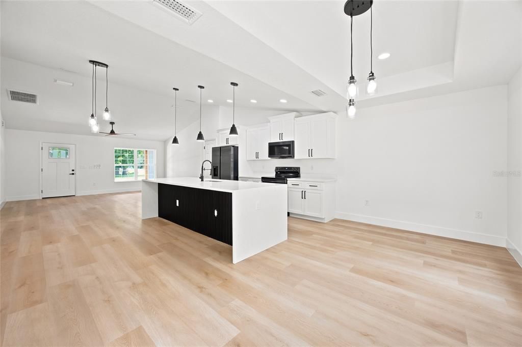For Sale: $309,900 (3 beds, 2 baths, 1559 Square Feet)