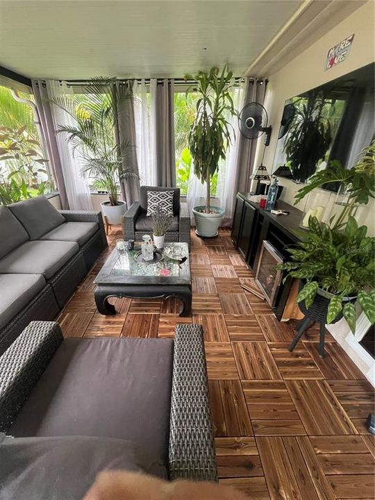На продажу: $395,000 (2 спален, 1 ванн, 1394 Квадратных фут)