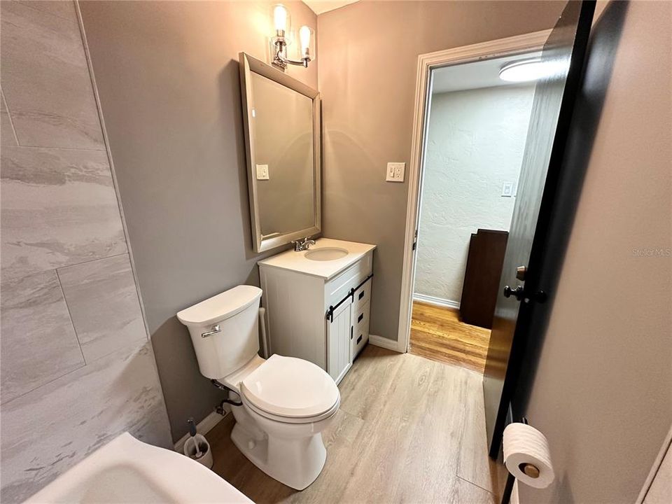 На продажу: $395,000 (2 спален, 1 ванн, 1394 Квадратных фут)