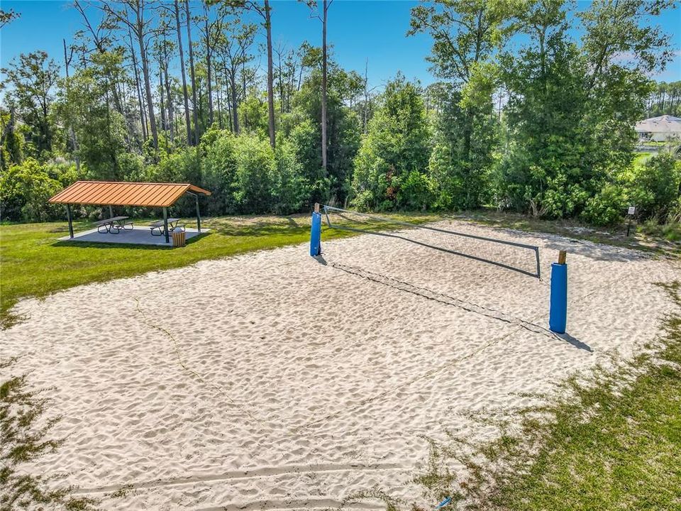 На продажу: $365,000 (4 спален, 2 ванн, 1827 Квадратных фут)