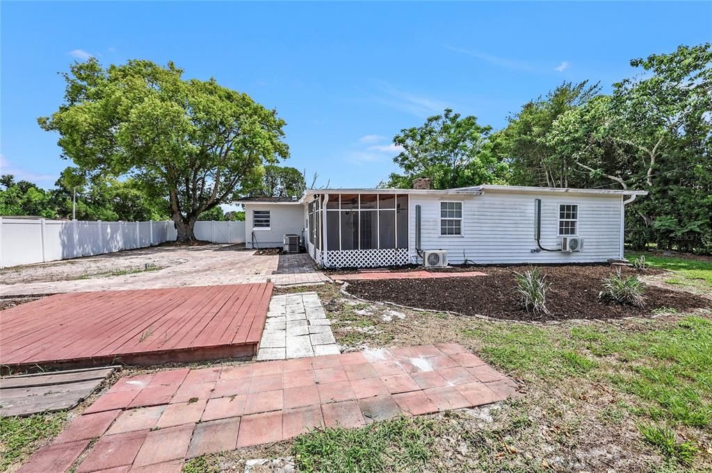 На продажу: $385,000 (4 спален, 2 ванн, 2100 Квадратных фут)