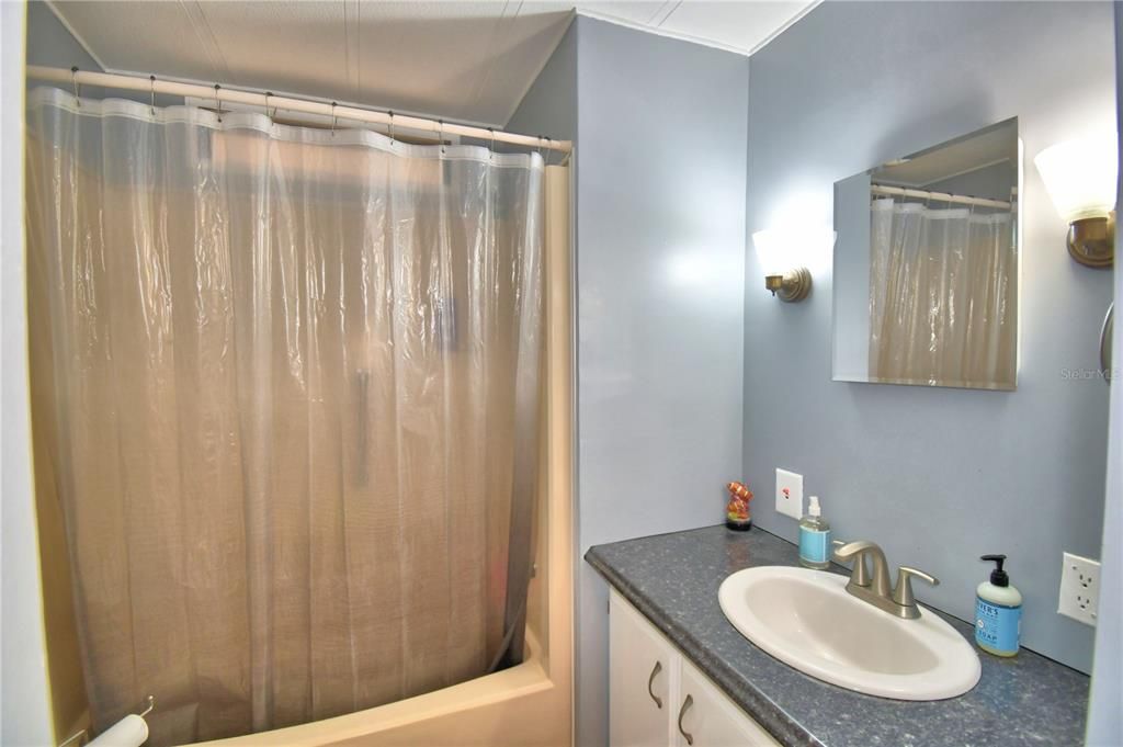 For Sale: $120,000 (2 beds, 2 baths, 1056 Square Feet)