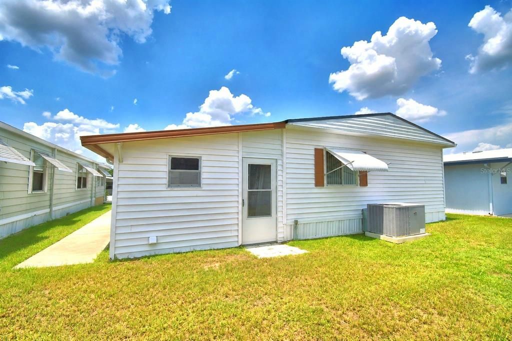 For Sale: $120,000 (2 beds, 2 baths, 1056 Square Feet)