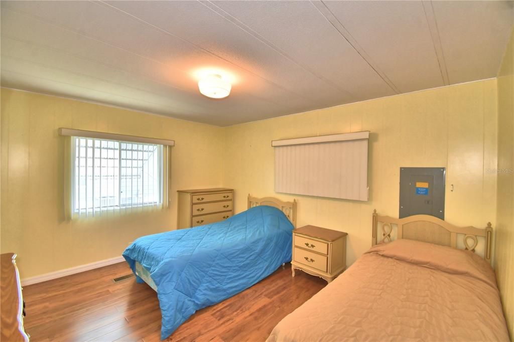 For Sale: $120,000 (2 beds, 2 baths, 1056 Square Feet)