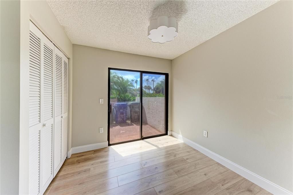 En Venta: $299,000 (2 camas, 2 baños, 1359 Pies cuadrados)