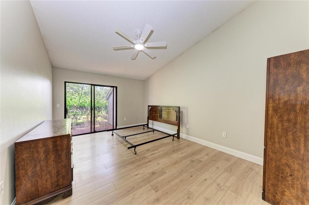 En Venta: $299,000 (2 camas, 2 baños, 1359 Pies cuadrados)