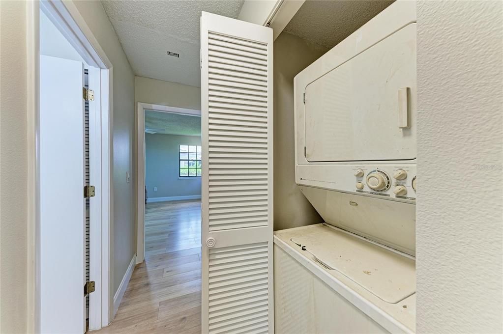 En Venta: $299,000 (2 camas, 2 baños, 1359 Pies cuadrados)