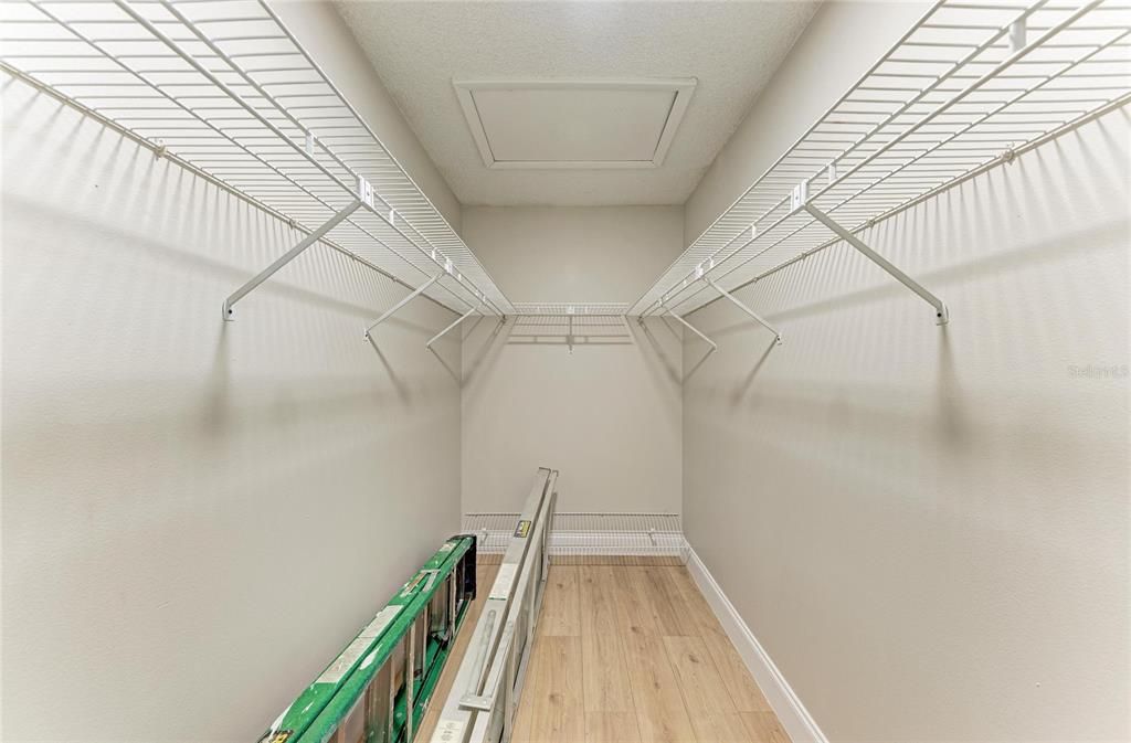 En Venta: $299,000 (2 camas, 2 baños, 1359 Pies cuadrados)