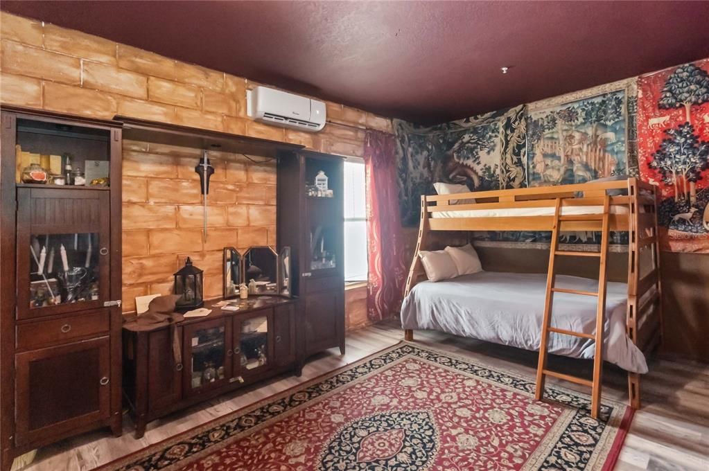 На продажу: $340,000 (3 спален, 2 ванн, 1807 Квадратных фут)