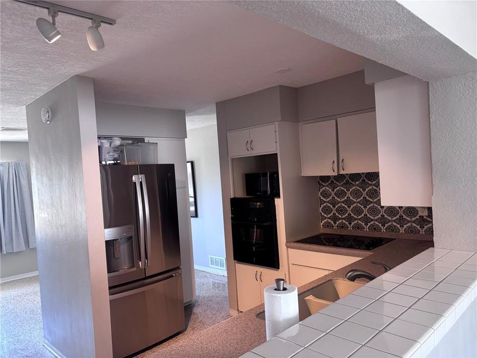 В аренду: $2,550 (3 спален, 2 ванн, 1677 Квадратных фут)