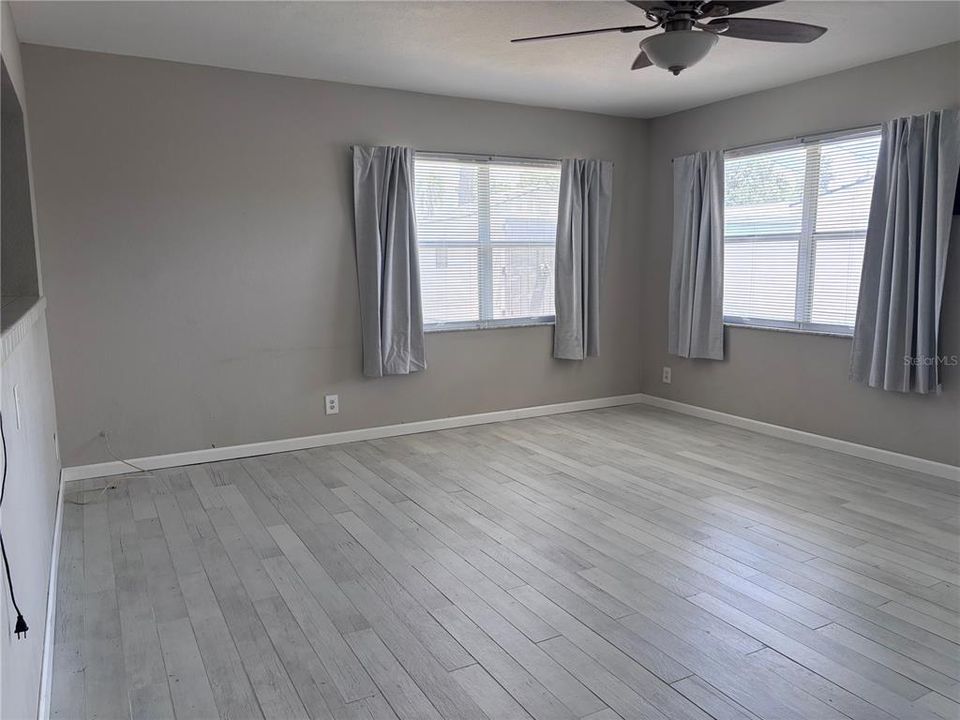 В аренду: $2,550 (3 спален, 2 ванн, 1677 Квадратных фут)